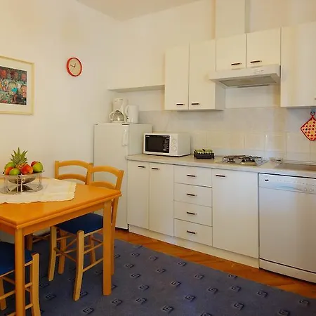 Apartments Lina Novi Vinodolski Room photo