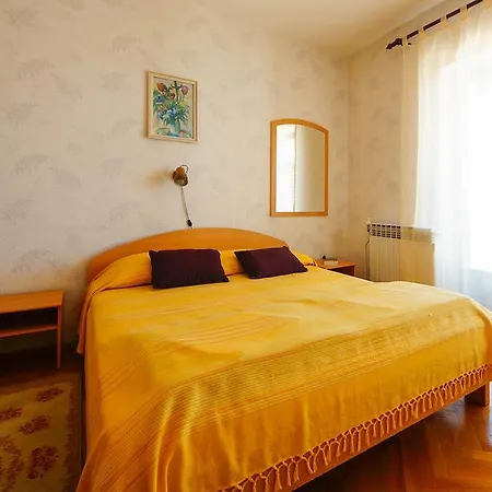 Apartments Lina Novi Vinodolski Room photo